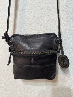 Leather Crossbody Bag with Anchor Charm - Black